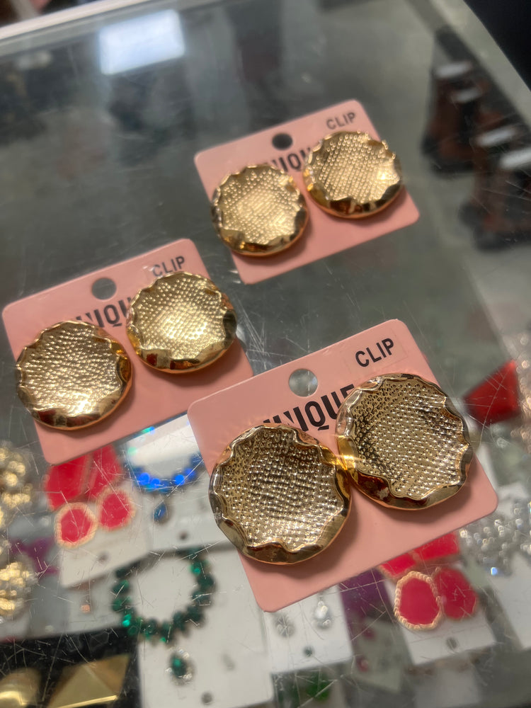 Bottle Cap Clip Earrings (Gold)
