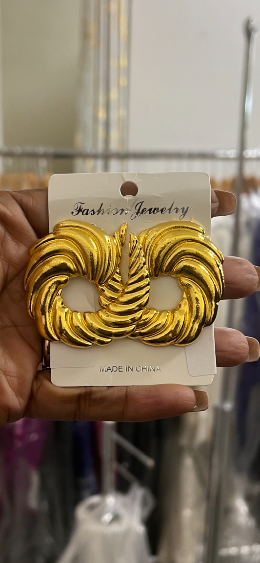 Gold Shell Swirl Earrings