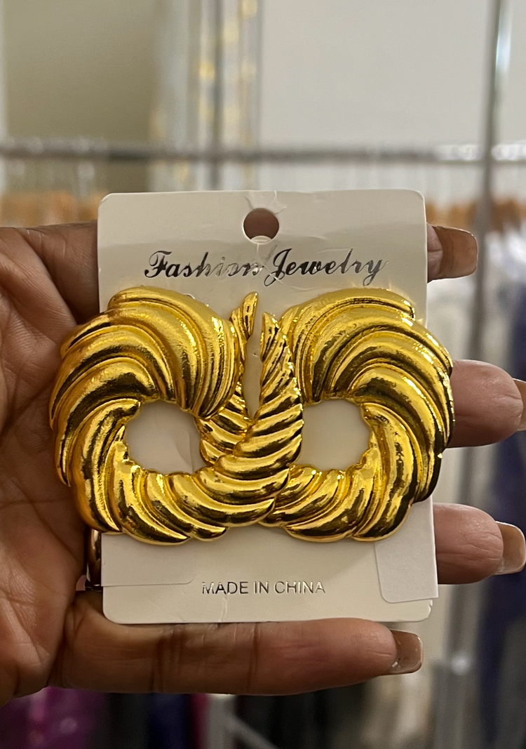 Gold Shell Swirl Earrings