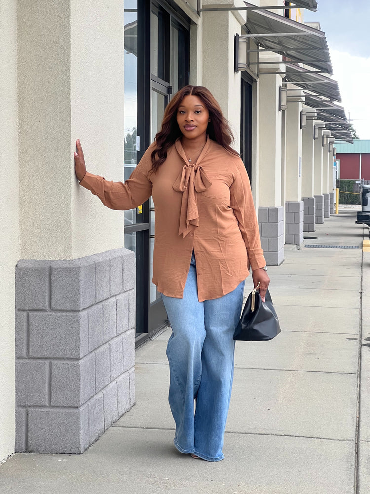 Vintage Queen Top-Tan