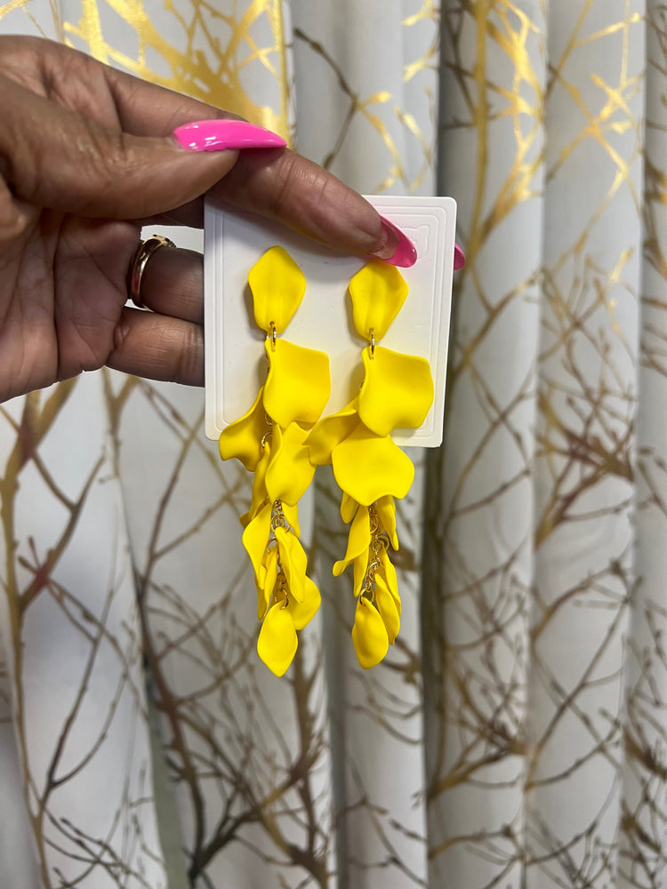 Chandelier Petal Earrings (13 colors)