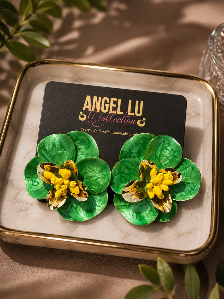 Honeydew Daisy Earrings Alc