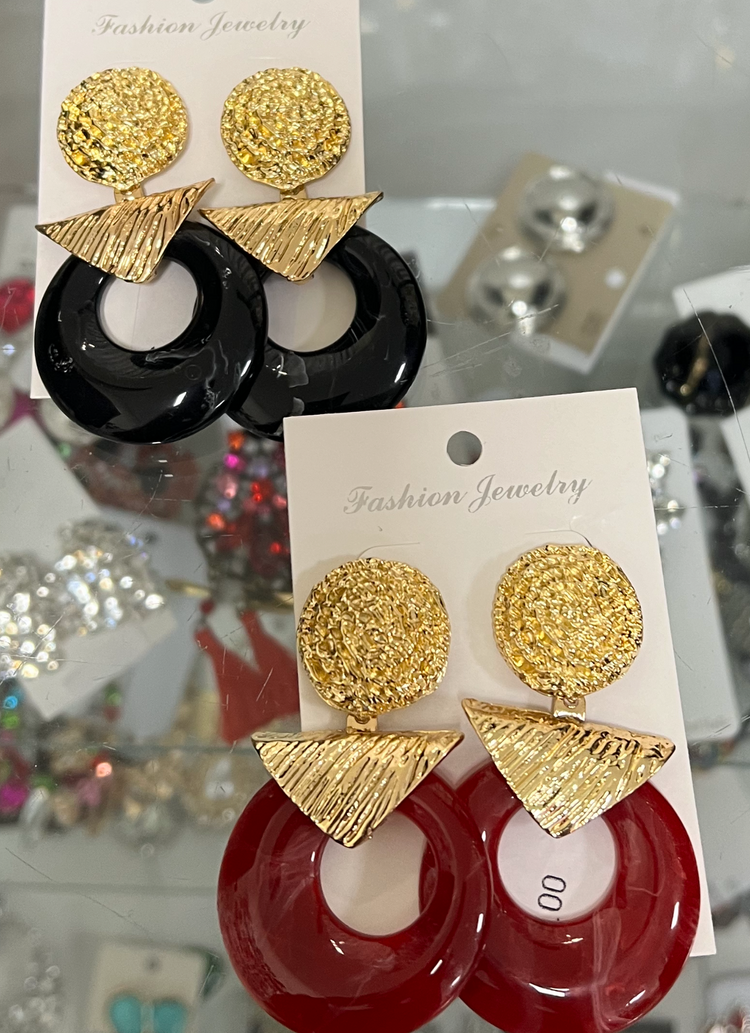 Love Circle Earrings (Deep Red/Black)