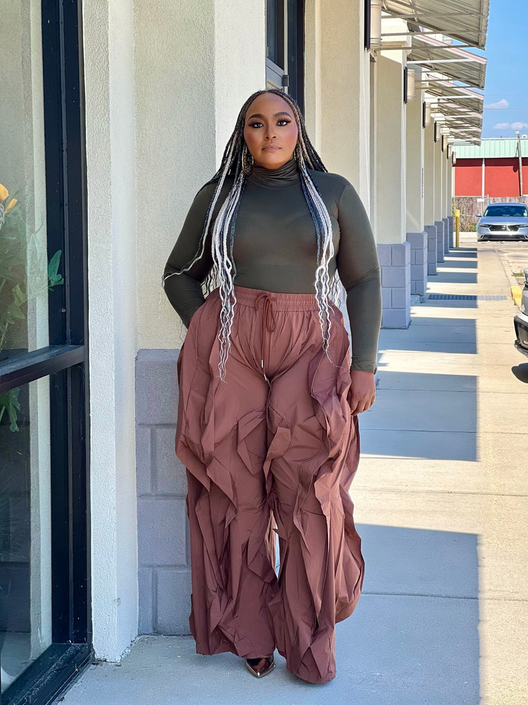 Lady Ruffles Pants Plus-Brown