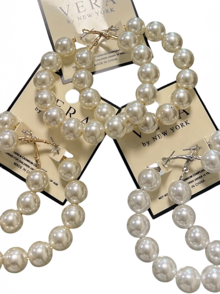 Small Pearl Hoop Earrings (2 colors)