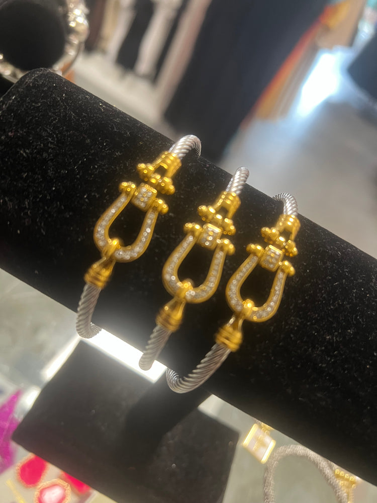 The Hook Bracelet Alc