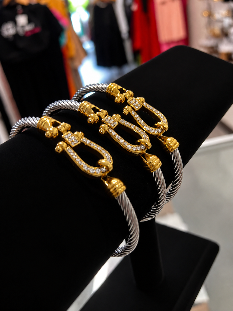 The Hook Bracelet Alc