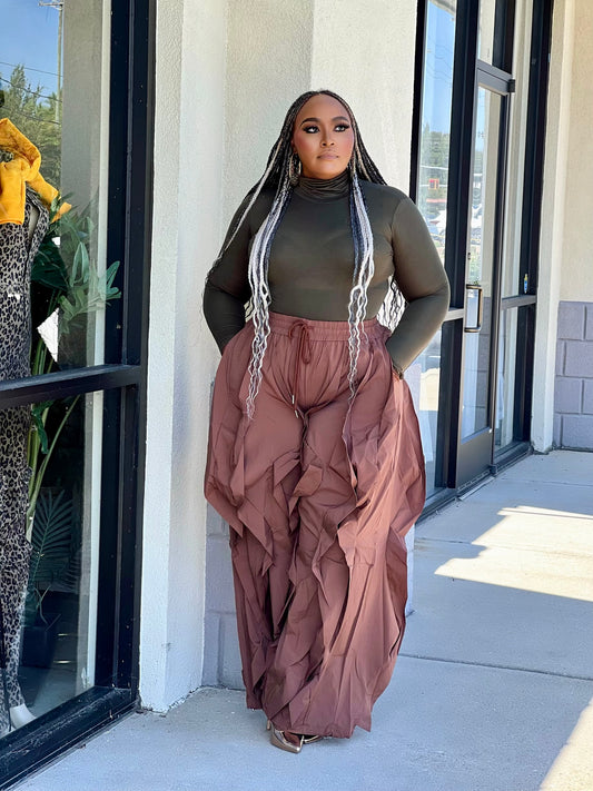 Lady Ruffles Pants Plus-Brown