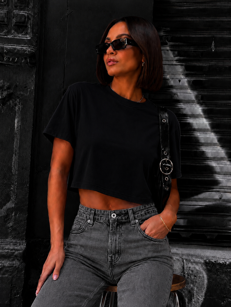 Simple Crop Tee Shirt (Black)