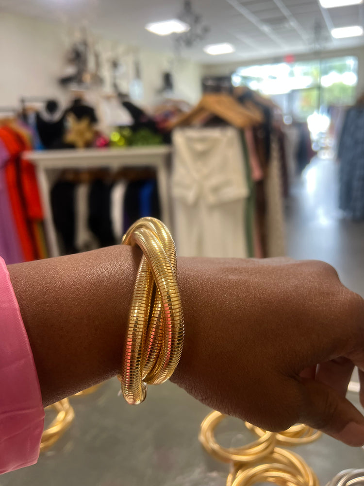 Medium Interlink Spiral Bracelet (2 colors)