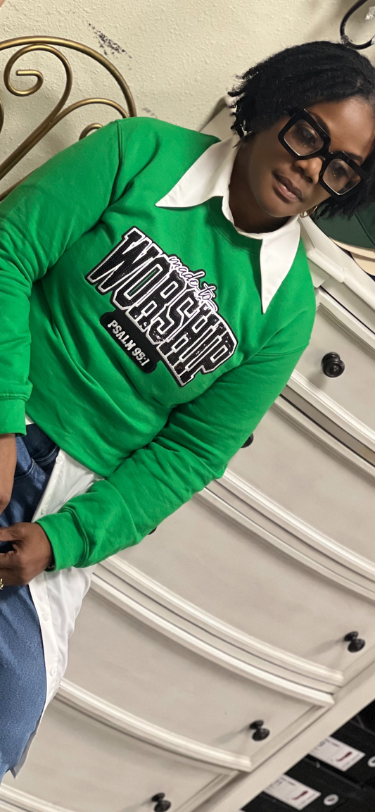 Made to Worship Psalm 95:1 Patch Sweatshirt-Green