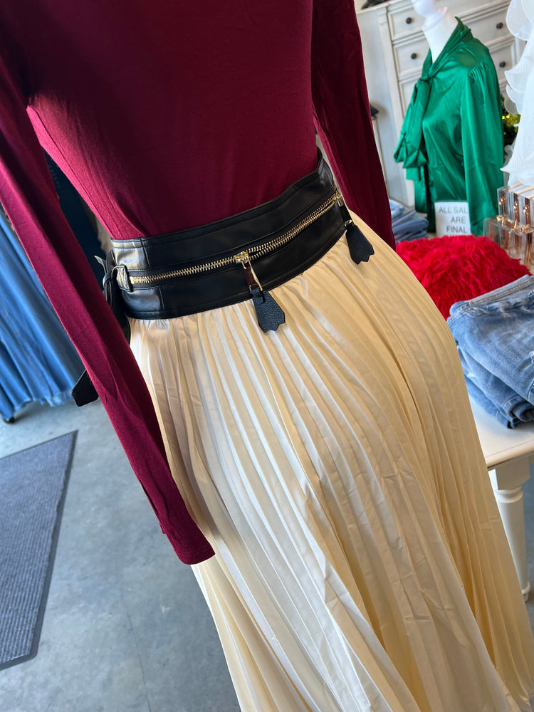 Jazzy Pleated Skirt