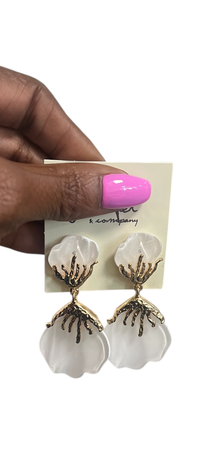 Elegant Shee Earrings-White