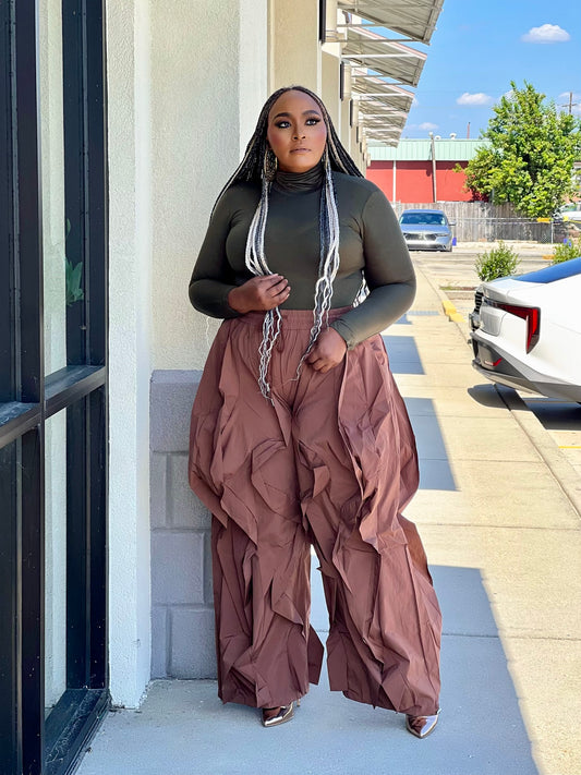 Lady Ruffles Pants Plus-Brown