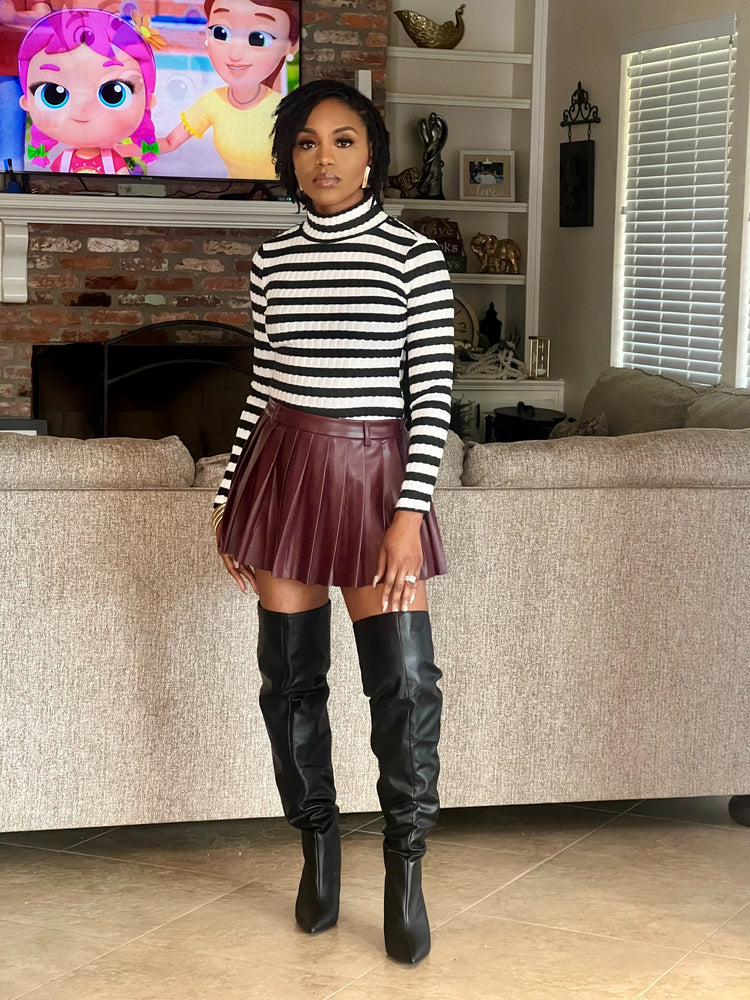 Faux Leather Pleated Mini Skirt-Burgundy