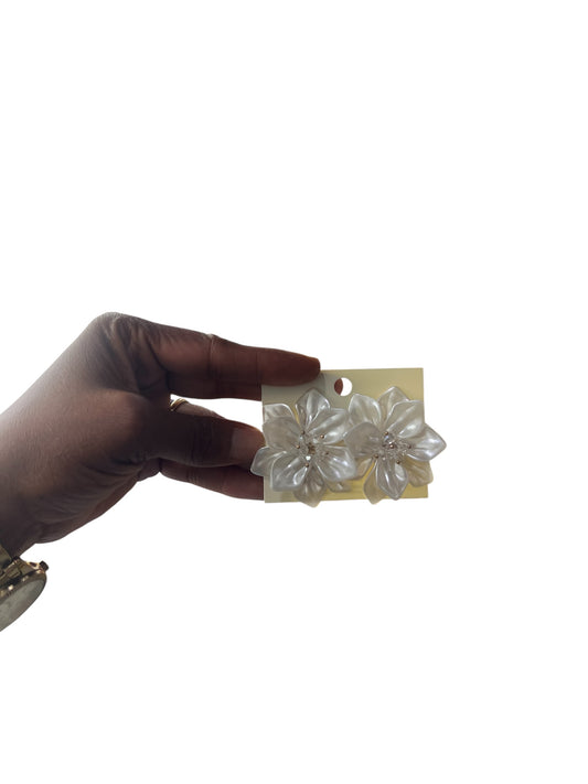 Pearly Flower Earrings