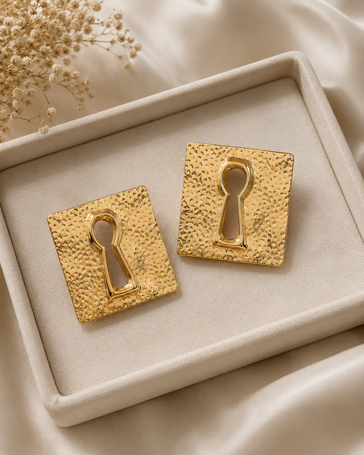 Keyhole Earrings (2 colors)