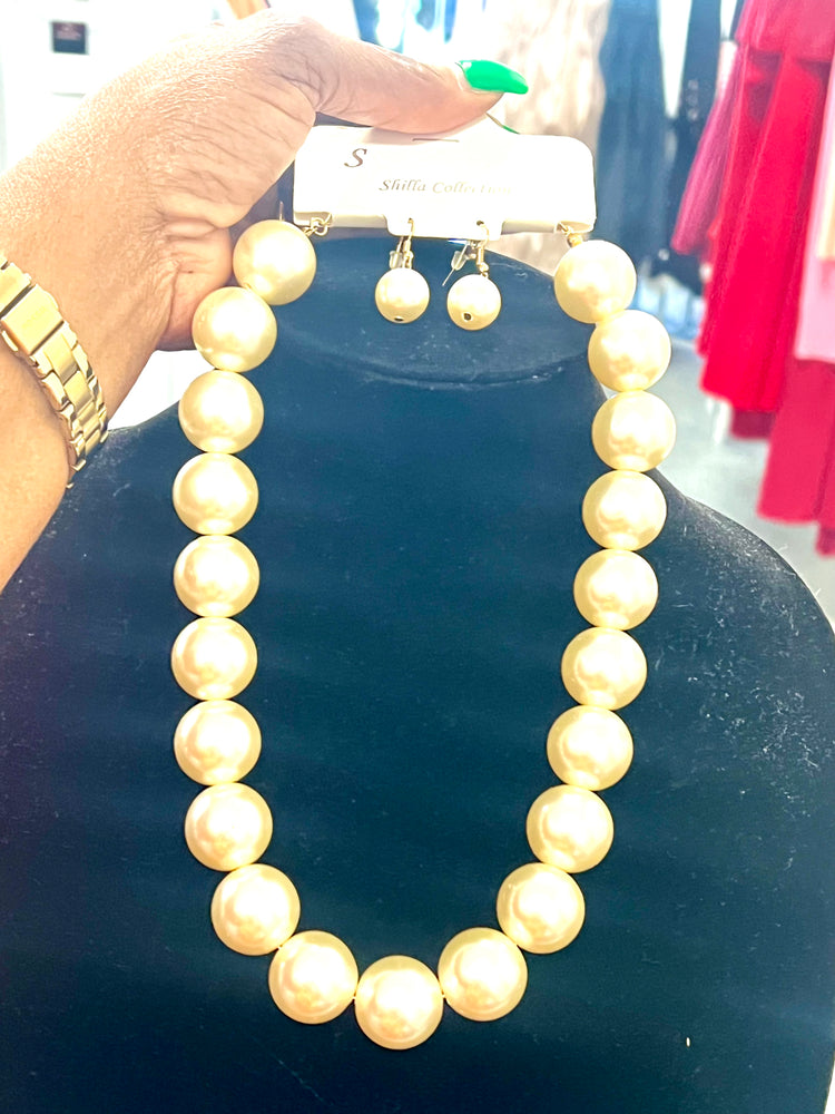 Jumbo Pearl Necklace Combo (Off White)