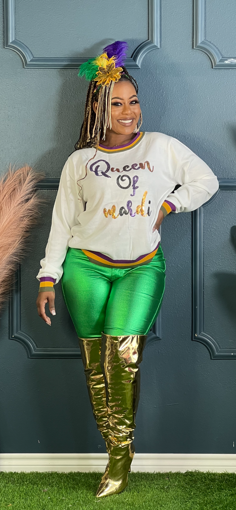 Queen Of Mardi Gras Top-White (Online only)
