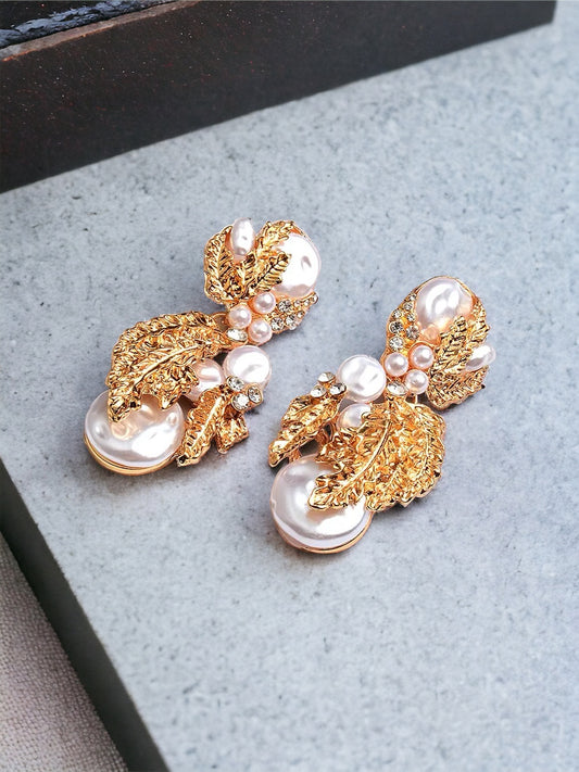 Spicy Pearl Gold Earrings