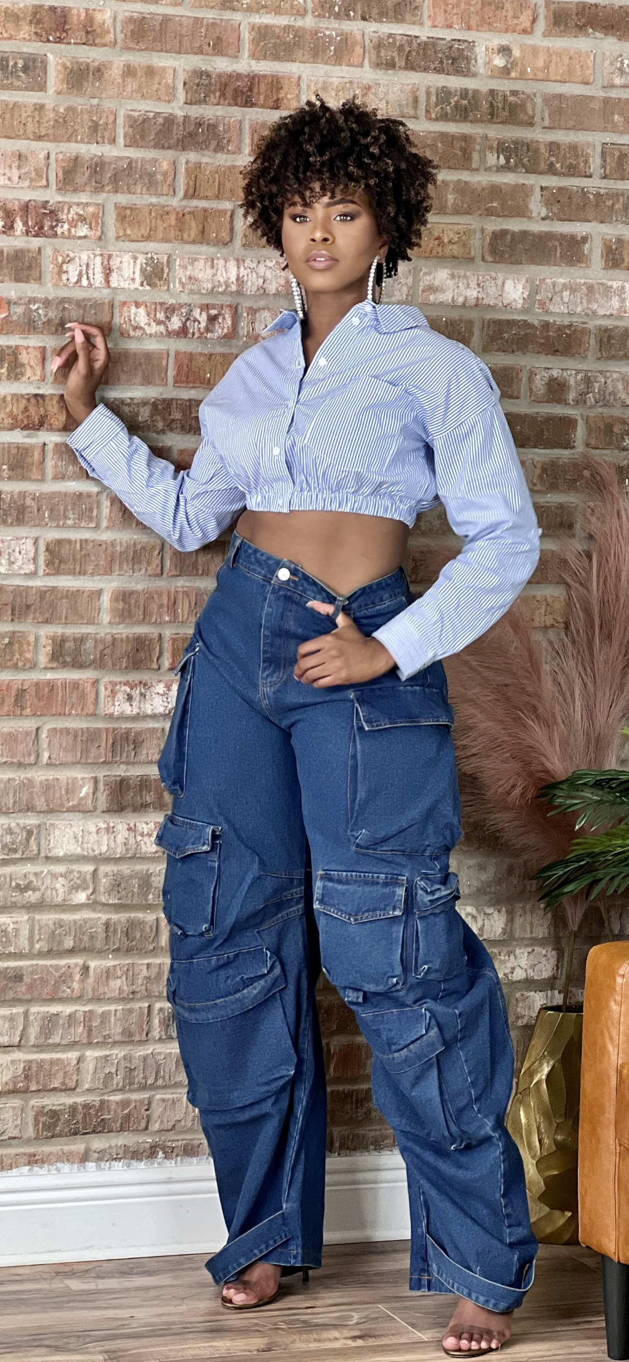 Dark wash top cargo jeans